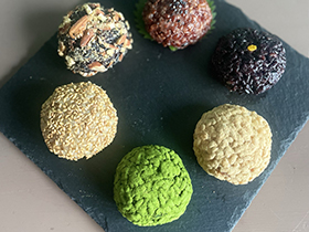 「喫茶てのはan 古代米おはぎ」